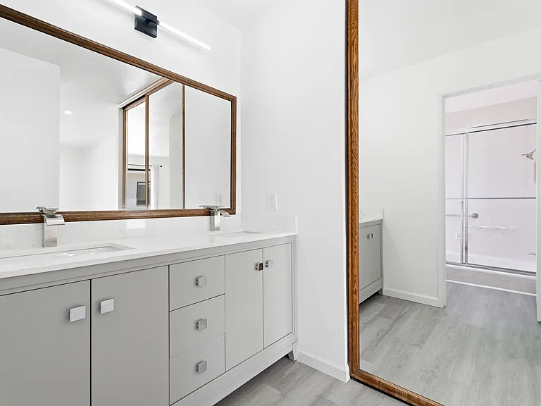 800 Locust Dr — Photo 43