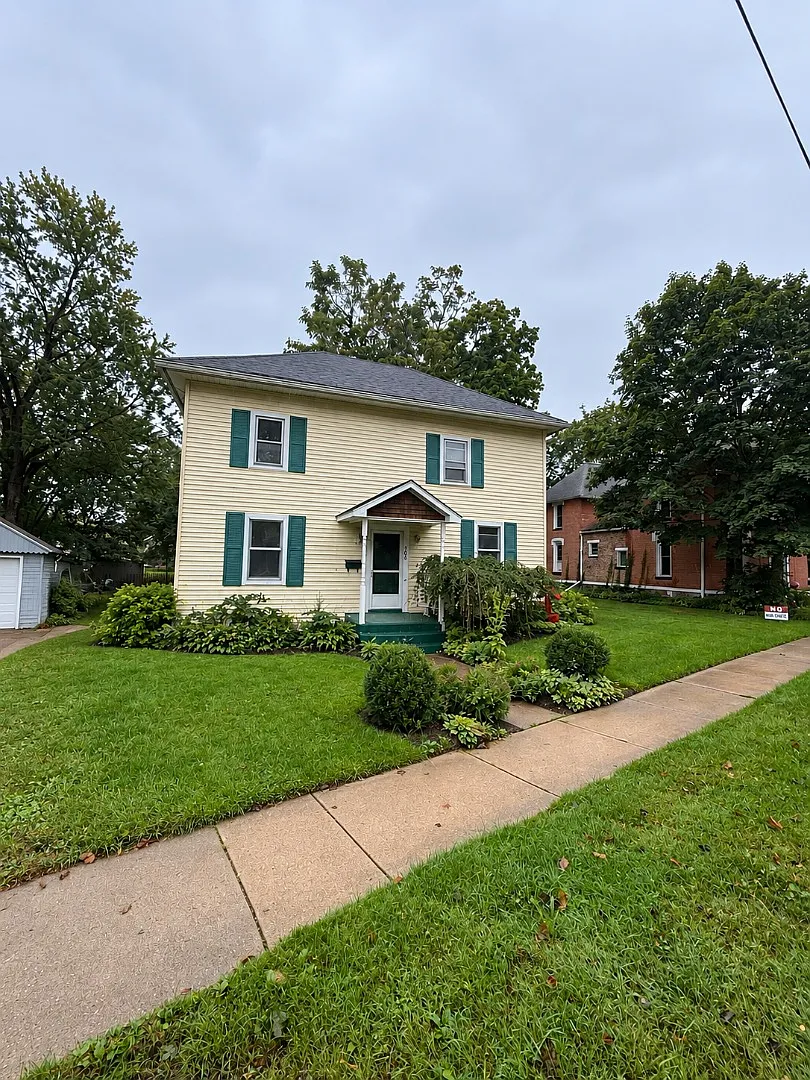706 E Michigan Ave — Photo 1