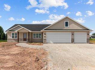 3511 Ridgecrest Ln, Kaukauna, WI 54130
