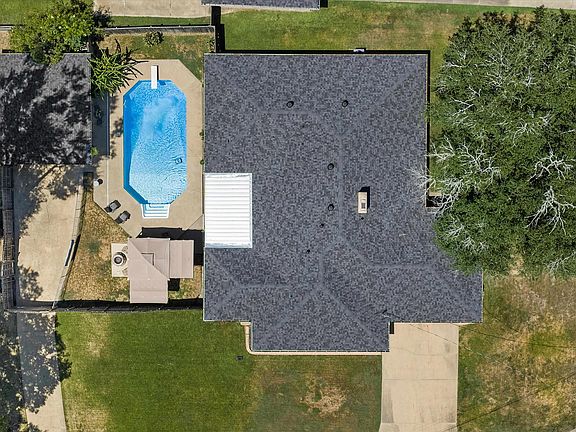 3rd image of 1610 Slaydon St