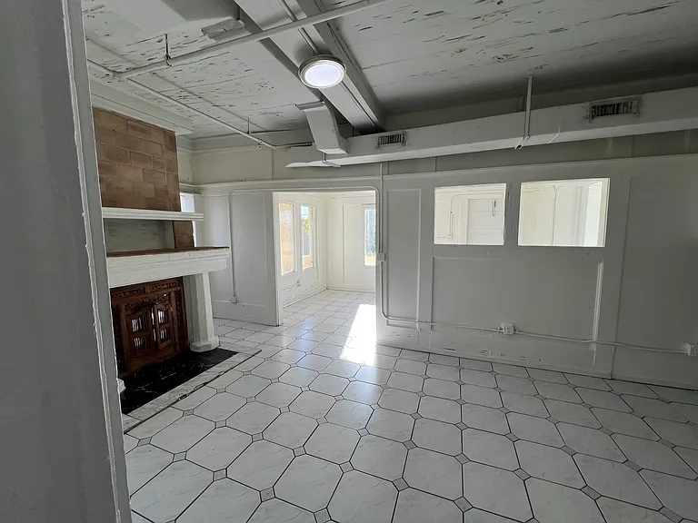 4211 Parker Ave #8 — Photo 2