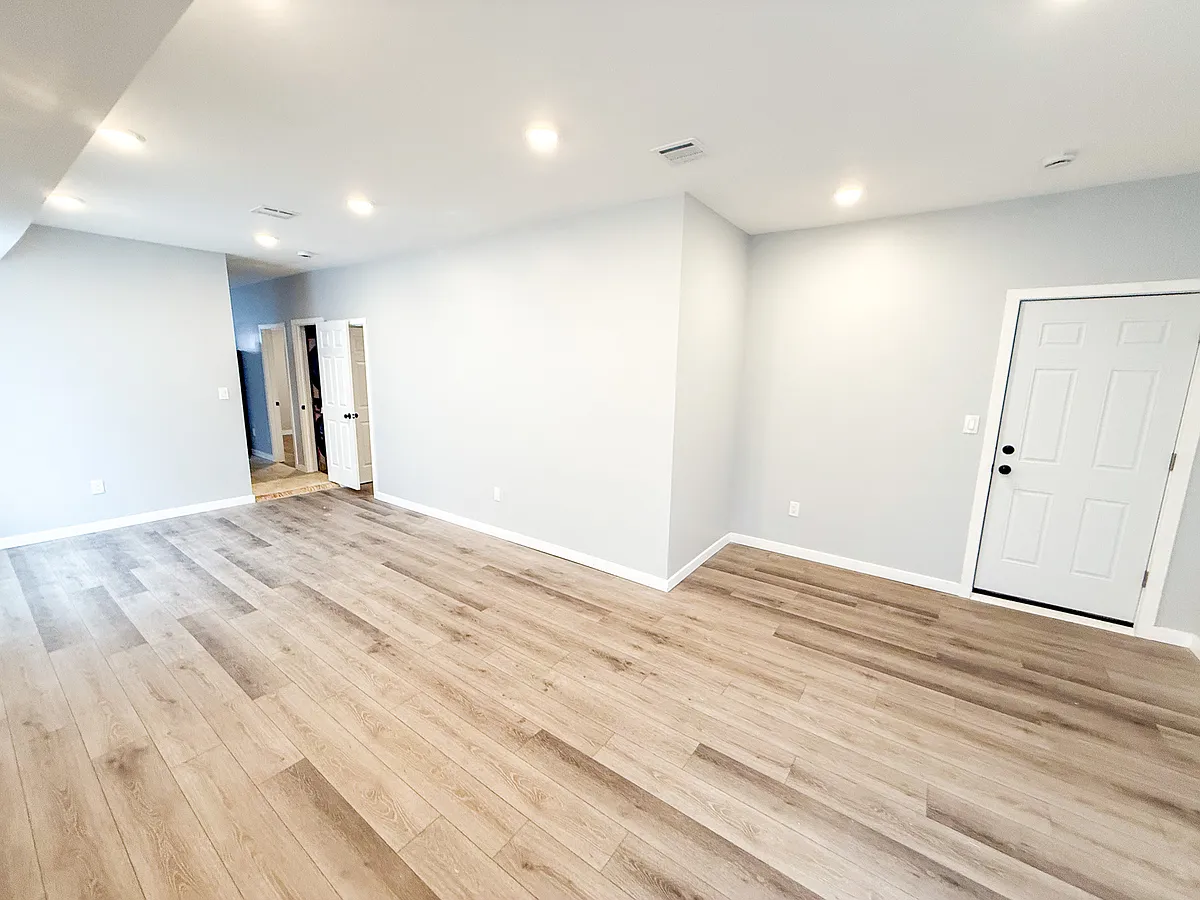 Building Photo - 76 Bloomfield Ave #1