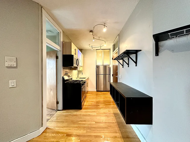 117 Almy St #3-A — Photo 4