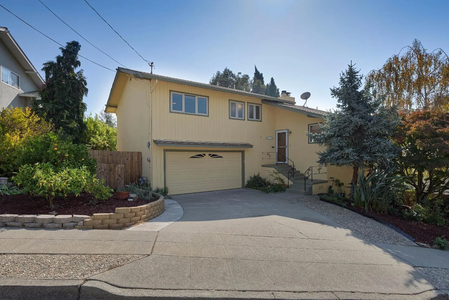 18770 Crane Ave photo 1