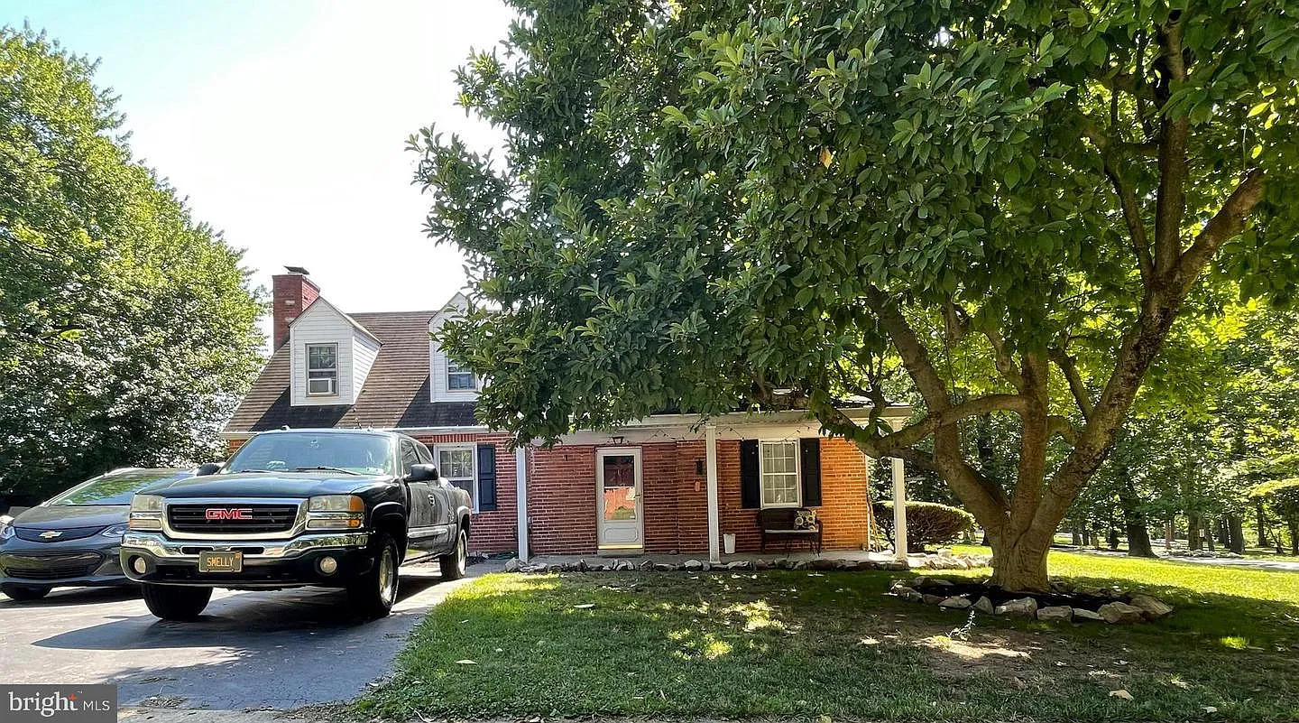 1426 Harding Blvd photo 1