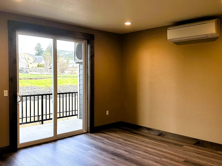 19th Village Apartments — Photo 7
