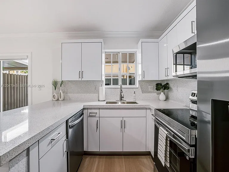 11475 NW 94th Pl #3 — Photo 5