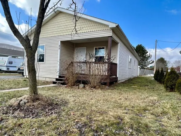 25 Balcom Ave, Corning, NY 14830