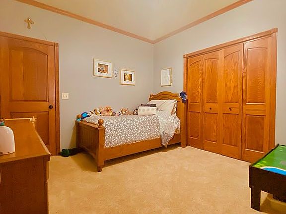 Extra storage in closet!! 