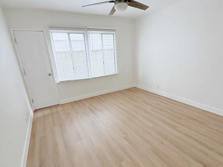 7228 Hazeltine Ave #1 — Photo 6