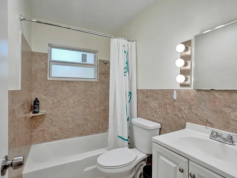 6599 NE 7th Ave #6599 — Photo 16