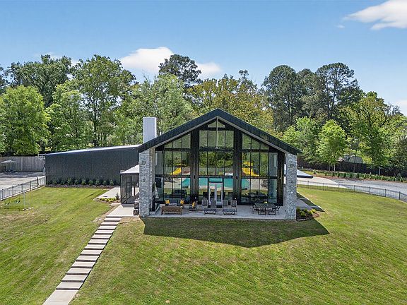 3rd image of 3131 Hatcher Rd