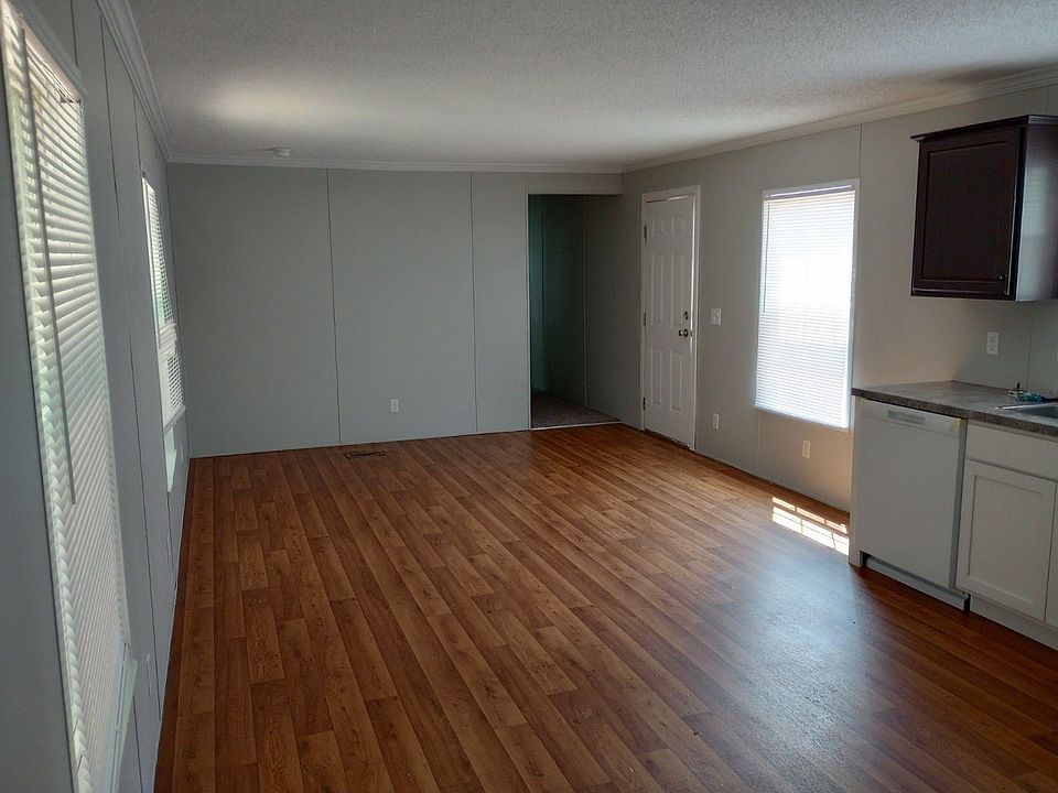 2nd image of 2701 Huizenga St #7_5