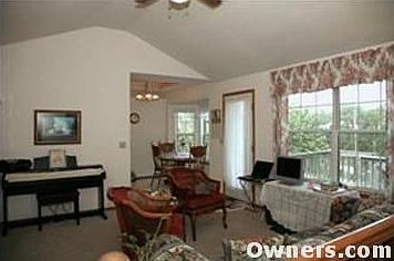 Living Room, flows into bkfst nook