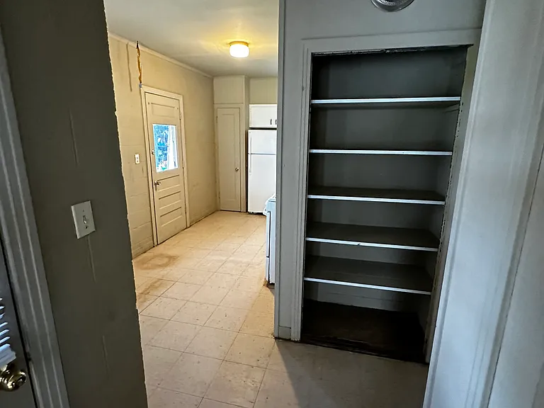 2404 Oak Dr — Photo 4