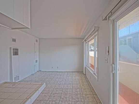 4th image of 3814 Highland Ave APT 2