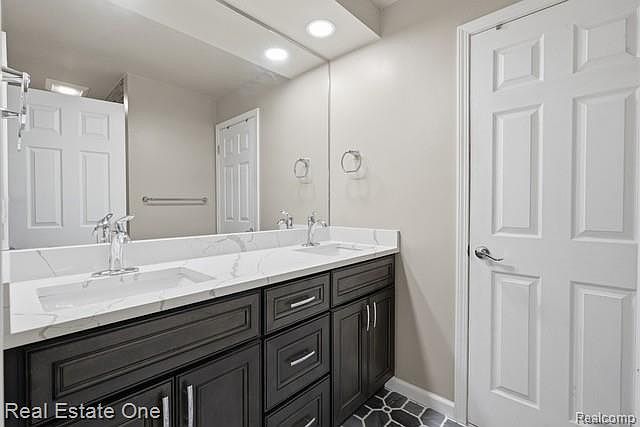 1353 Madison Dr, photo 11