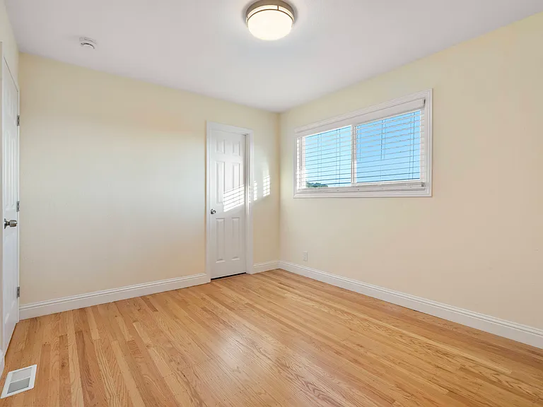 430 Monaco Ave — Photo 17