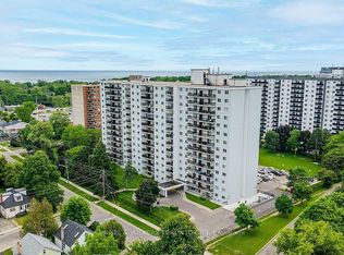1100 Caven St #1204, Mississauga, ON L5G4N3