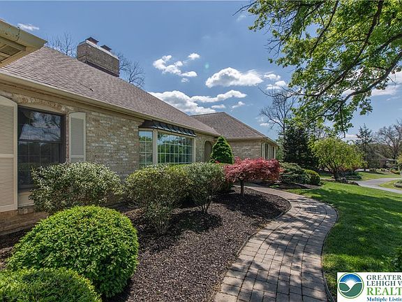 3rd image of 1937 Saucon Dale Cir