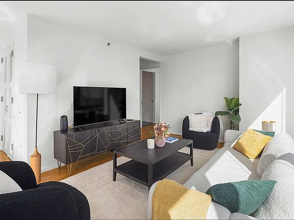 5th image of 420 E 61st St APT 20E