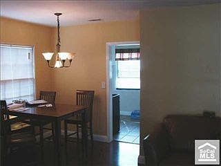 2nd image of 10513 Ben Avon St