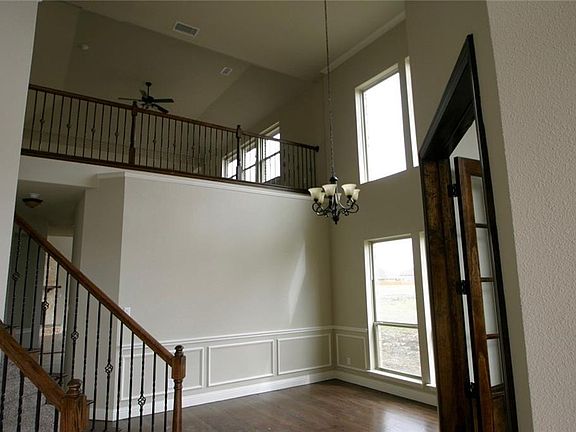 3rd image of 1224 Yarrow St