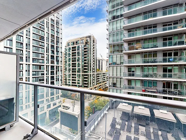 195 Redpath Ave #914 — Photo 25