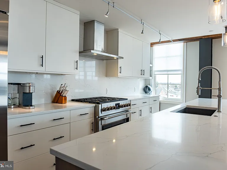 50 N Main St #303 — Photo 12