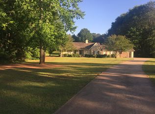 135 Dixie Ln, Covington, GA 30014