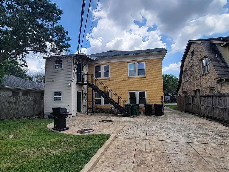 2408 Huldy St — Photo 3