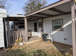 242 Treasure Beach Rd, Comanche, TX 76442