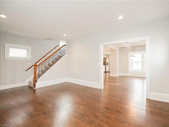 4th image of 1494 Orchard Grove Ave