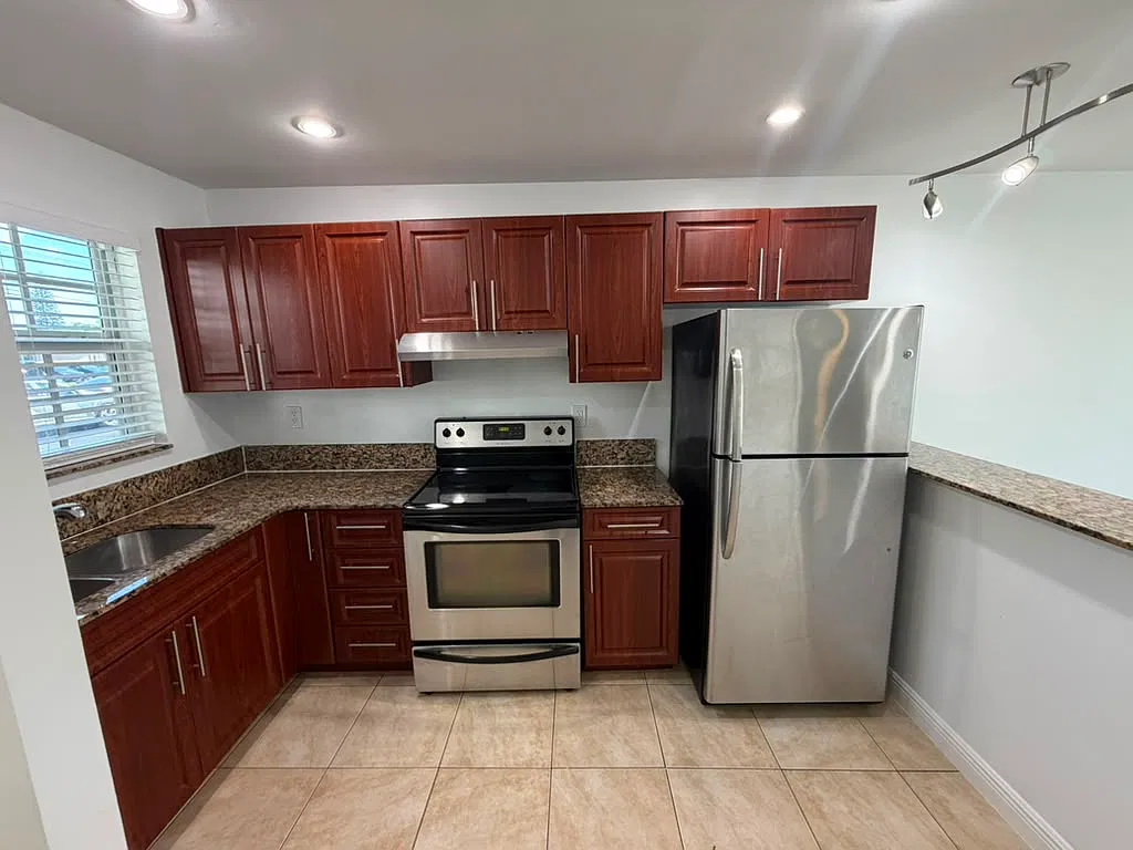 2 bed, 600 sqft, $1,750 — Photo 1