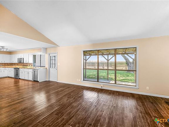 5th image of 104 Willowick Dr
