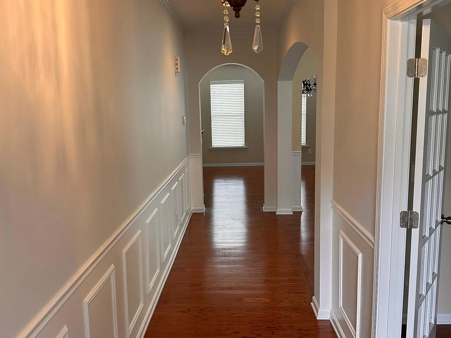 3 bed, 2.5 bath, 2430 sqft, $2,500 — Photo 3