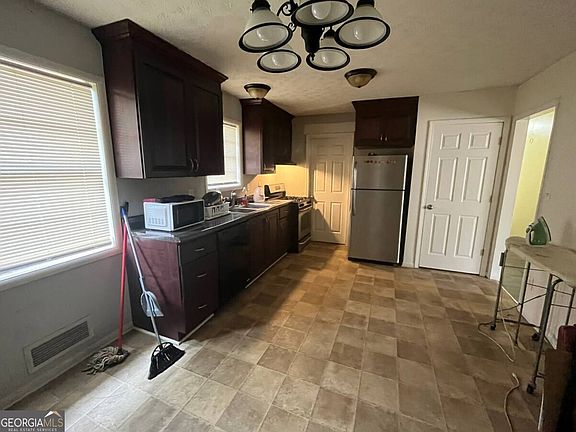 3rd image of 463 Voyles Dr