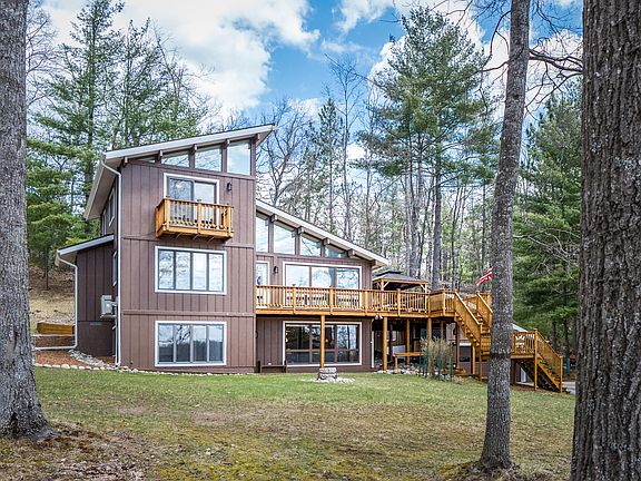 3rd image of 8838 Lake Shore Trl