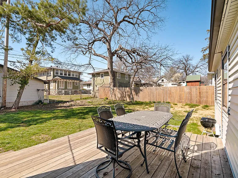 7330 Jarboe St — Photo 14