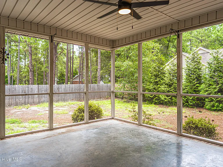 104 Juniper Creek Blvd — Photo 39