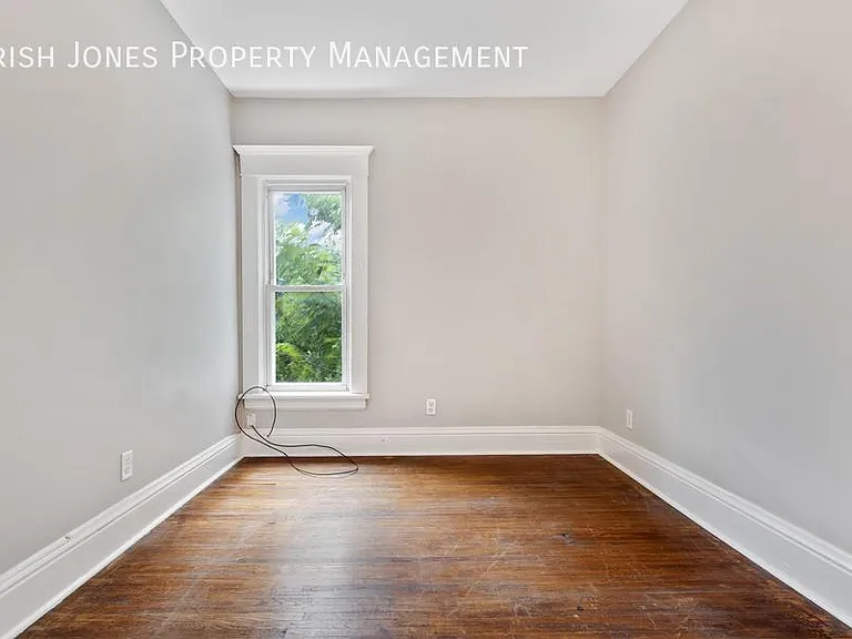 1899 Seneca St #2 — Photo 13