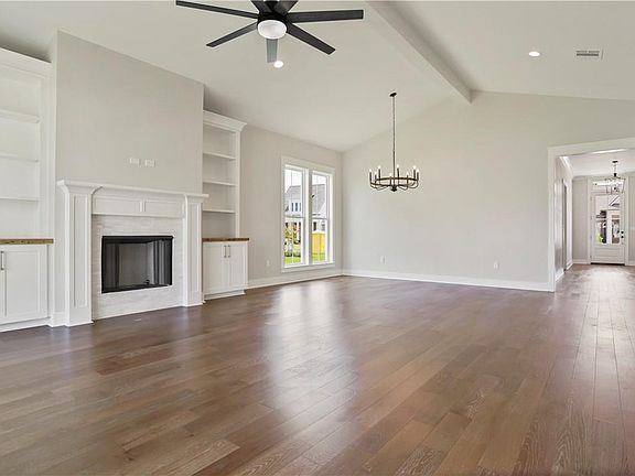 3rd image of 6523 White Oleander Ln