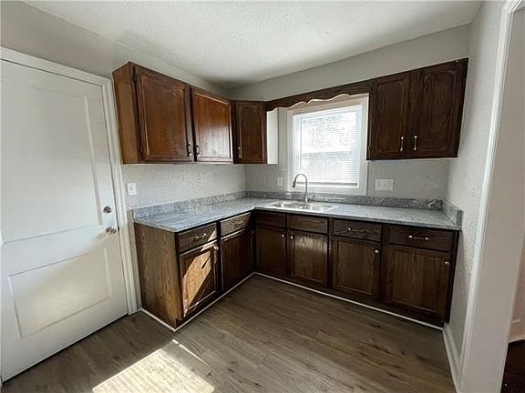 3rd image of 1313 W 29th Ter S