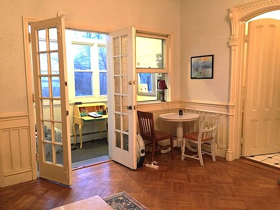4th image of 641 Whitney Ave #1A
