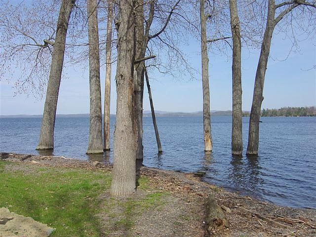2nd image of 154 Whitecap Rd