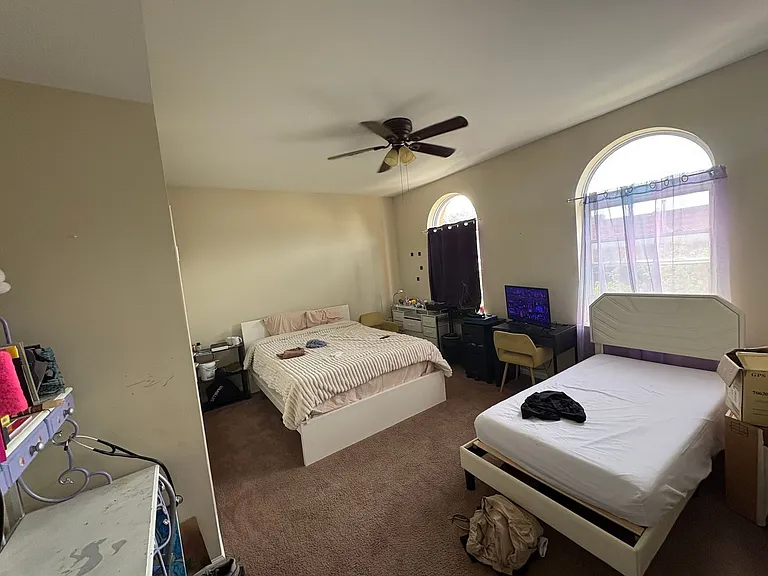 2300 N Calvert St — Photo 22