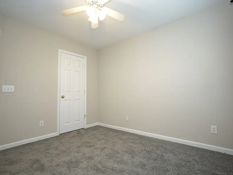8065 Stoneham Ct — Photo 18