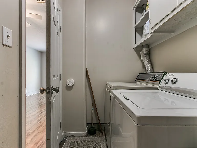 1612 Dakota St — Photo 11