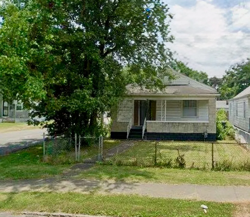 900 Beecher St