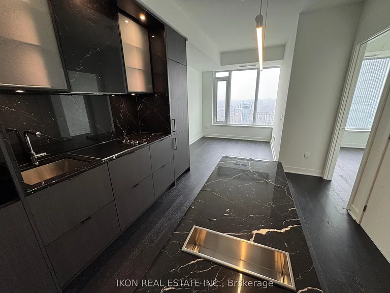 11 Yorkville Ave #4001 — Photo 6